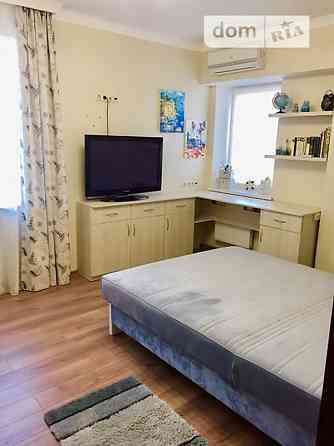 Оренда Квартира 3-кімнатна, 13/35 поверх на ул. Ревуцкого, 15 Київ