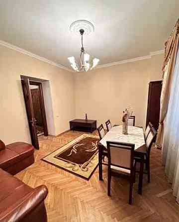 Продаж Квартира 3-кімнатна, 1/4 поверх на вул. Вітовського Дмитра Львов