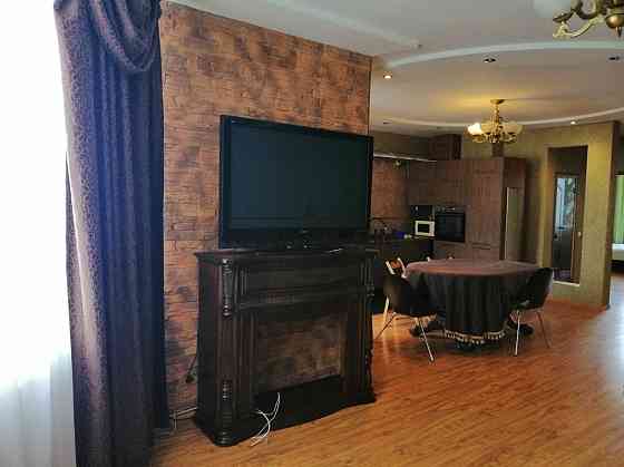 Оренда Квартира 3-кімнатна, 18/25 поверх на Здолбуновская ул. Киев