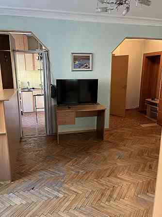 Оренда Квартира 4-кімнатна, 2/5 поверх на Лесі Українки, 15 Київ