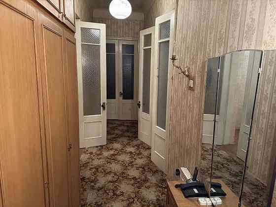 Оренда Квартира 3-кімнатна, 4/4 поверх на ул. Шелковичная Киев