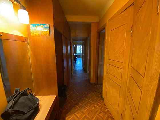 Продаж Квартира 3-кімнатна, 2/9 поверх на Вишгородська вул., д. 38 Київ