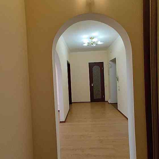 Оренда Квартира 2-кімнатна, 5/9 поверх на вул. Введенська, 29/58 Киев