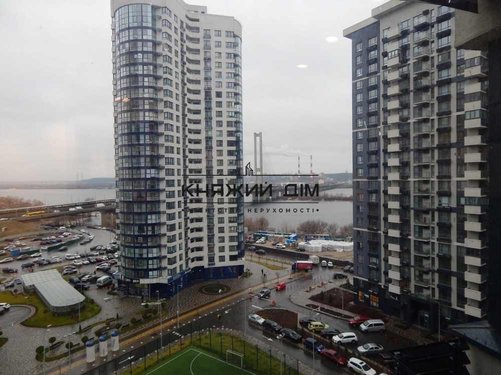 Без комиссии! Продажа видовой 3-х к. квартиры с дизайнерским ремонтом в ЖК Заречный. № 21133695 Kiev - photo 2