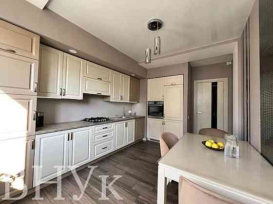 Продаж Квартира 4-кімнатна, 8/8 поверх на Малоголосківська Львів