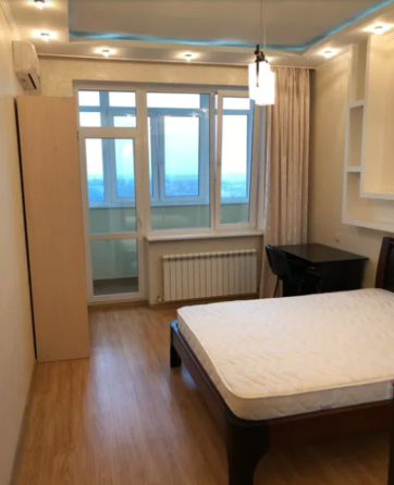 Трехкомнатная квартира в центре города, улица Пишоновская Одеса