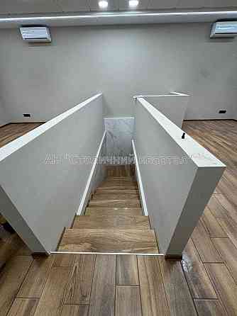 Оренда офісне приміщення на Мазепи Івана вул., 10, корп. з приміщень - 1, поверх - 1/1 Kiev