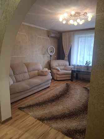 Продаж Квартира 3-кімнатна, 1/9 поверх на Незалежності Kirovohrad