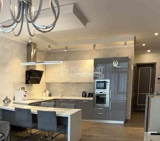 Продаж Квартира 3-кімнатна, 14/16 поверх на вул. Професорська Kharkiv