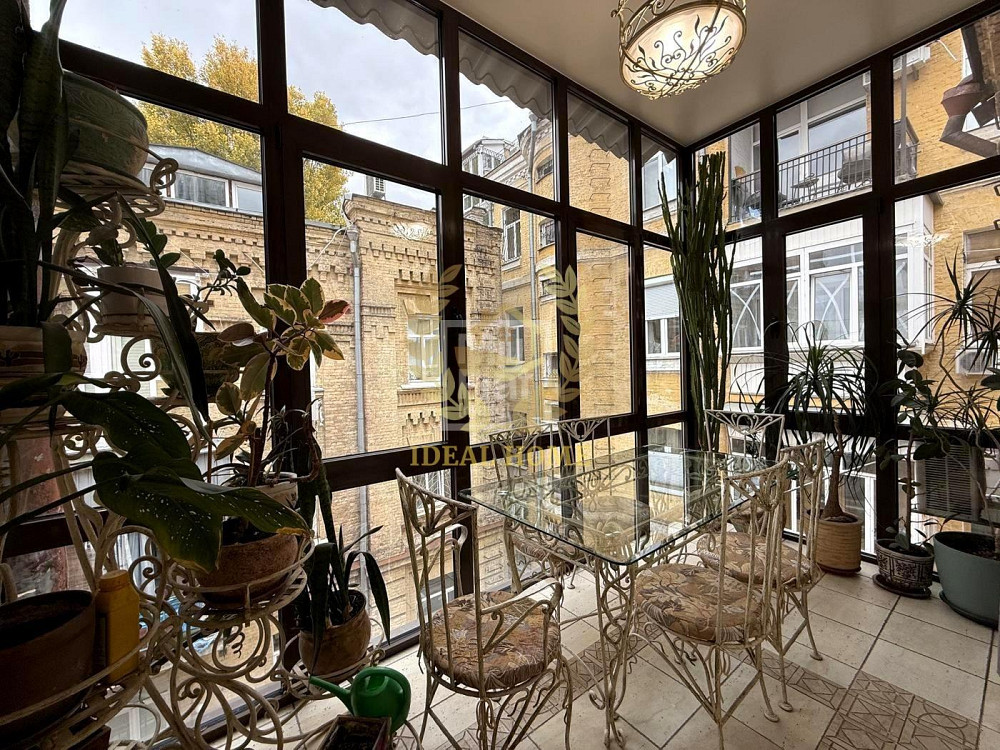 Продаж Квартира 3-кімнатна, 4/4 поверх на Саксаганского ул., 30 Київ - фото 1