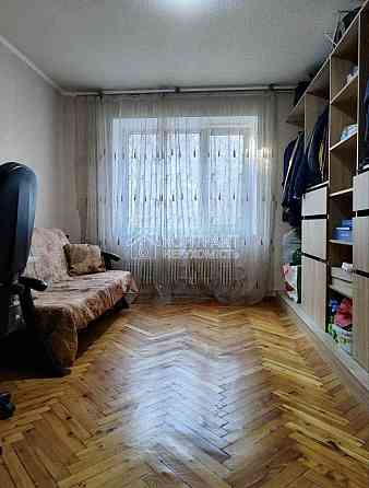 Продаж Квартира 4-кімнатна, 3/9 поверх на вул. Гвардійців Широнінців Харьков