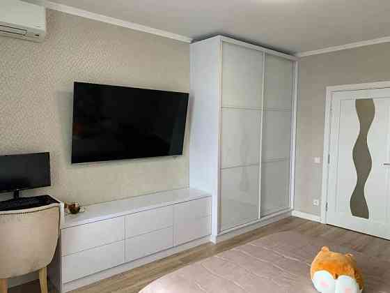 Продаж Квартира 2-кімнатна, 24/26 поверх на Володимира Івасюка вул., д. 1 Kiev