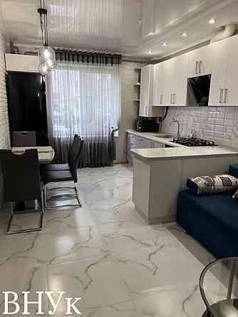 Продаж Квартира 2-кімнатна, 1/10 поверх на вул. Тарасова Луцьк