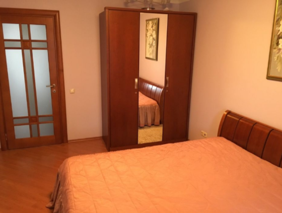 Оренда Квартира 3-кімнатна, 7/16 поверх на ул. Урловская Київ