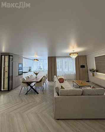 Продаж Квартира 3-кімнатна, 2/9 поверх на вул. Пирогова Тернополь