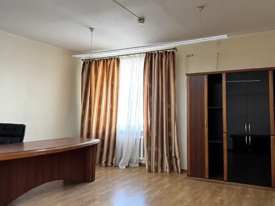 Здається Бізнес-центр / Адміністративна будівля площа 102 кв.м Київ Дніпровський , вул. Бучми 5 Київ