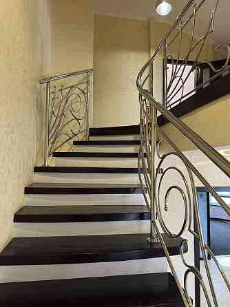 Оренда Квартира 4-кімнатна, 10/11 поверх на Двірська Крихівці