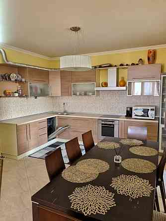 Продаж Квартира 3-кімнатна, 22/30 поверх на Ахматової Анни вул., д. 13 Київ