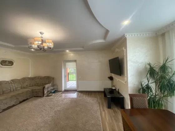 Продажа 2-этажный Дом с участком 15 сот 190 кв.м 5 комн. на Байківці вул. Зелена Байковцы