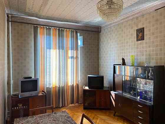 Продаж Квартира 3-кімнатна, 5/5 поверх на Івана Світличного вул. (Петровського), 4 А Kiev