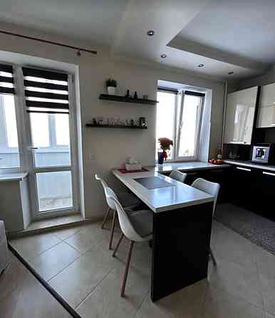 Продаж Квартира 4-кімнатна, 5/5 поверх на вул. Вербицького М. Тернополь