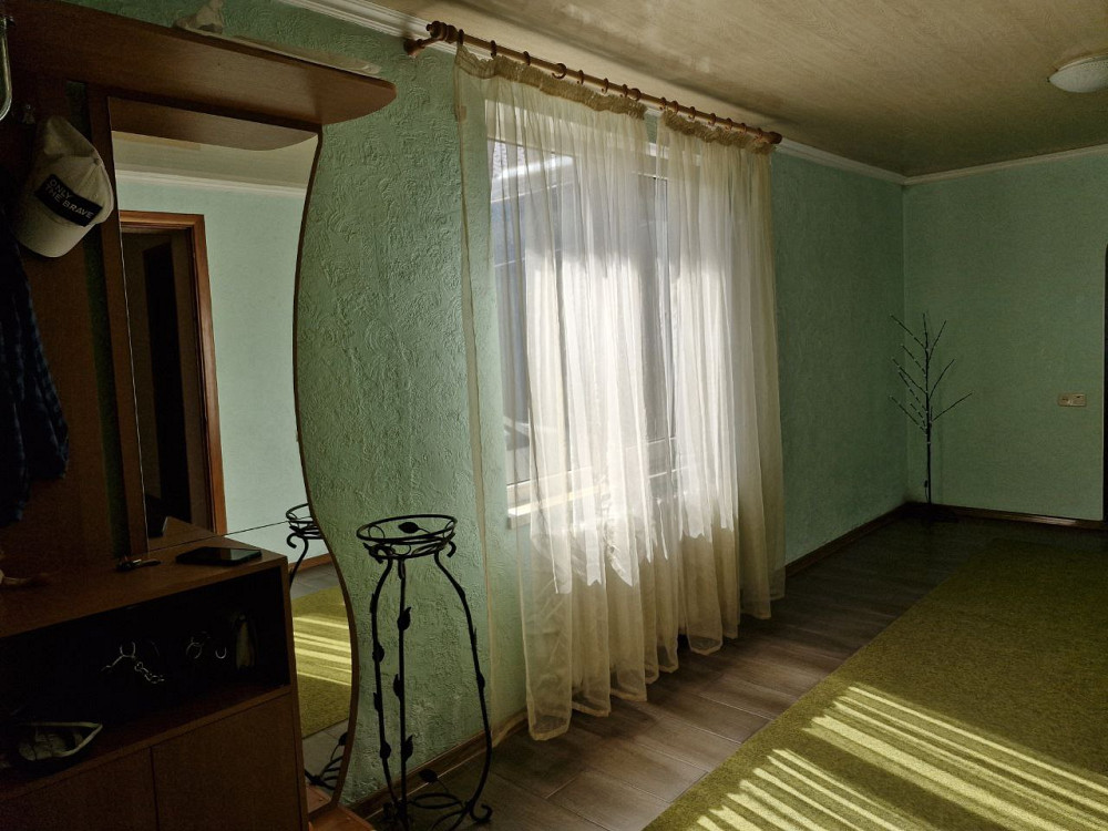 Семейный дом с детской площадкой и гаражом на тихой улице Нерубайське - фото 16