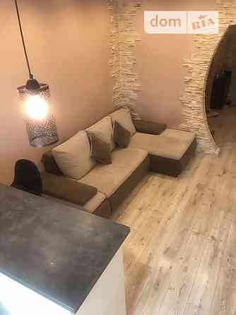 Оренда Квартира 2-кімнатна, 20/25 поверх на ул. Здолбуновская, 13 Киев