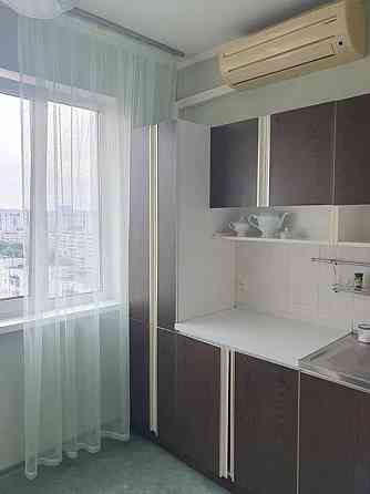 Оренда Квартира 2-кімнатна, 16/16 поверх на Харківське шосе, 154А. Київ