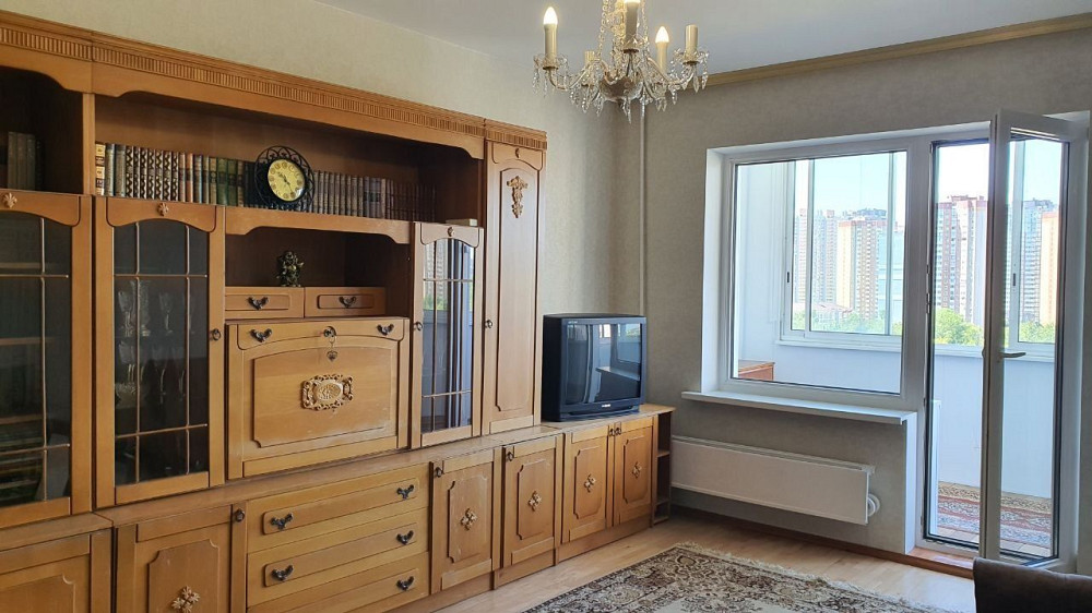 Продаж 2к Квартира 56 кв.м Ревуцького вул. Київ - фото 1