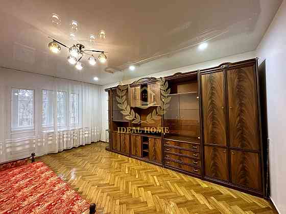 Продаж Квартира 3-кімнатна на Зоологическая ул., 6В Киев