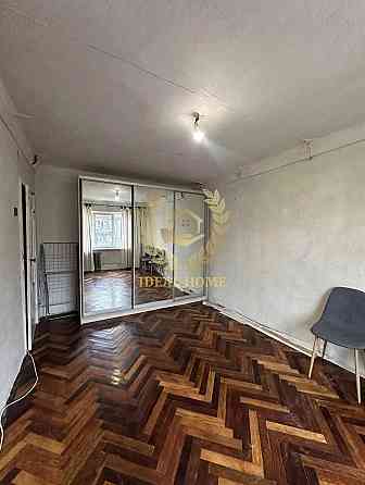 Продаж Квартира 2-кімнатна, 4/5 поверх на Перемышльская ул., 12А Київ