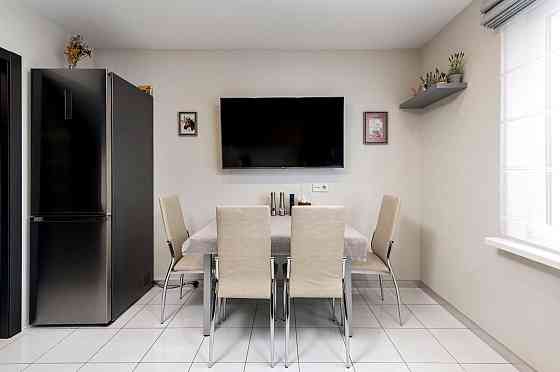 Продаж Квартира 2-кімнатна, 10/25 поверх на Науки вул., д. 55-А Київ