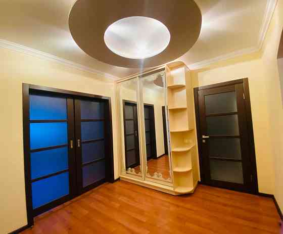 Продаж Квартира 3-кімнатна, 1/14 поверх на Гмирі Бориса вул., д. 9В Київ