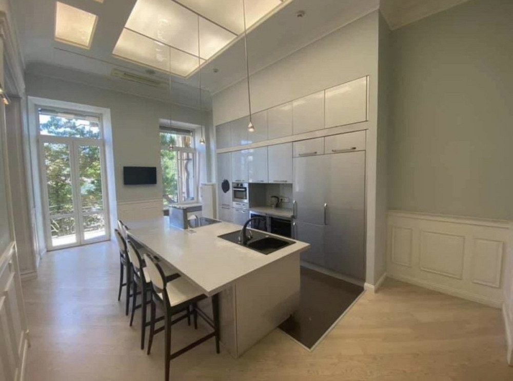 Продаж Квартира 3-кімнатна, 3/4 поверх на Маразлиевская ул. Одеса - фото 1