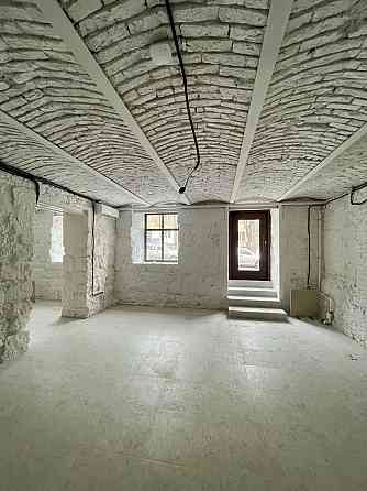 Продаж приміщення вільного призначення на вул. Шевченка Тараса приміщень - 2, поверх - 1/4 Львів