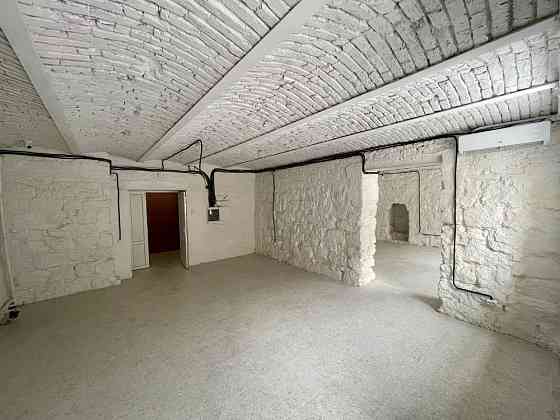 Продаж приміщення вільного призначення на вул. Шевченка Тараса приміщень - 2, поверх - 1/4 Львів