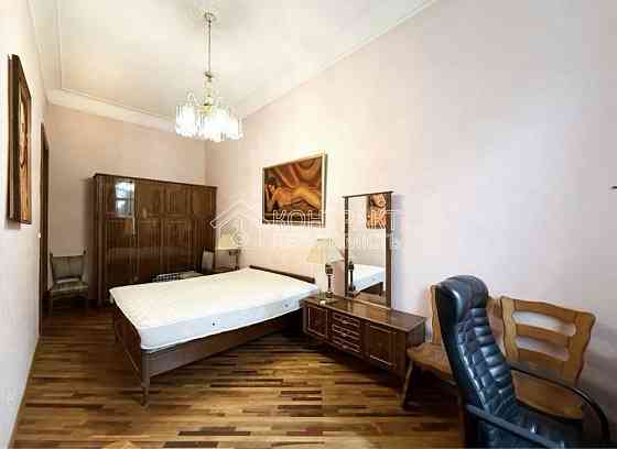 Продаж Квартира 2-кімнатна, 2/5 поверх на вул. Куликівський узвіз Харьков