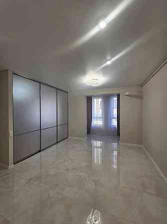 Продаж Квартира 1-кімнатна, 1/4 поверх на вул. Захисників Маріуполя Ровно