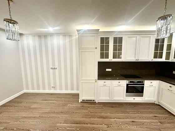 Продаж Квартира 3-кімнатна, 15/26 поверх на Михайла Бойчука вул., д. 41б Киев