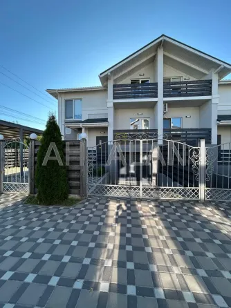 For rent 3-storey Duplex with land 6 ares 150 sq.m 4 rooms at Швеця Hatne
