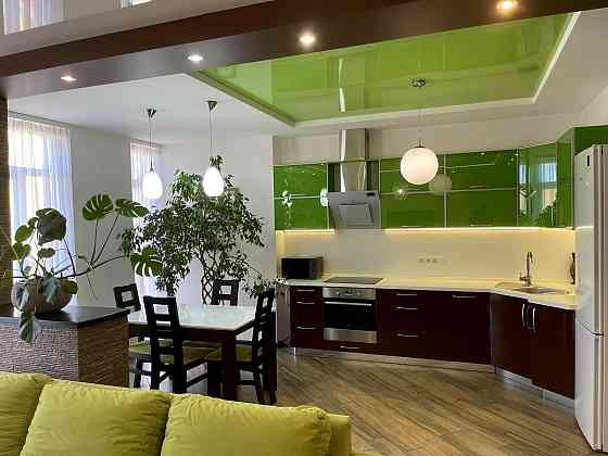 Продаж Квартира 3-кімнатна, 4/6 поверх на Регенераторна вул., д. 4/1 Kiev