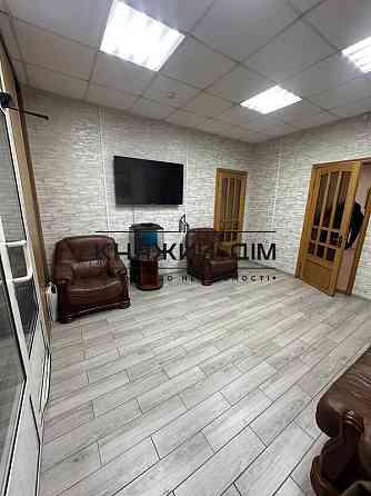 Оренда офісне приміщення на Драгоманова ул. поверх - 1/11 Київ