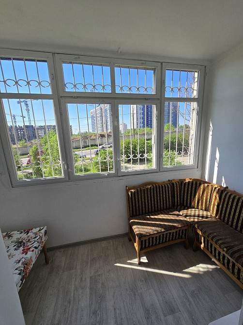 Оренда Квартира 1-кімнатна, 1/14 поверх на Ернста, 2 Киев - изображение 1