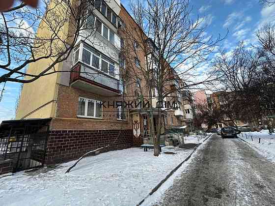 Оренда Квартира 1-кімнатна, 4/5 поверх на вул. Євгенія Харченка Kiev