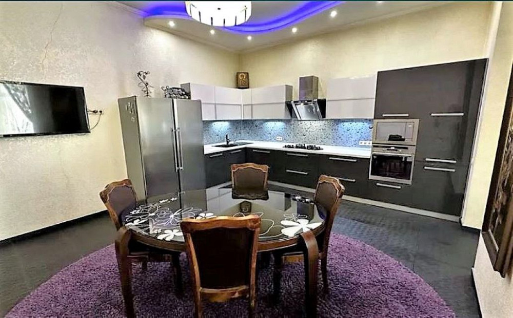 Просторная трехкомнатная квартира в центре Одессы Одесса - изображение 1