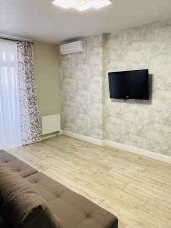 Оренда Квартира 1-кімнатна, 15/22 поверх на проспект Глушкова, 9д Киев