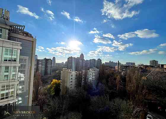 Продаж Квартира 3-кімнатна, 6/8 поверх на Лейпцизька вул., д. 13 Киев