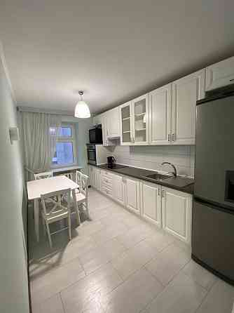 Оренда Квартира 3-кімнатна, 7/9 поверх на вул. Липи Юрія Львів