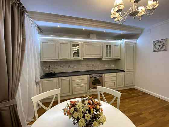 Продаж Квартира 2-кімнатна, 6/23 поверх на Максимовича Михайла вул., д. 3г Kiev