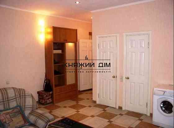 Продается 2 к.кв. в ЦЕНТРЕ возле м. Дворец спорта № 21105363 Київ